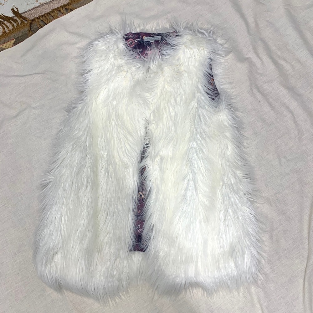 Women’s White Faux Fur Vest One-Size